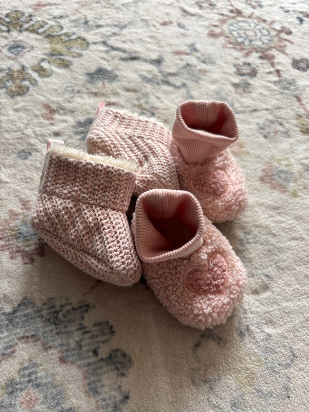 Baby GAP newbornPink Knit & Plush Baby Booties